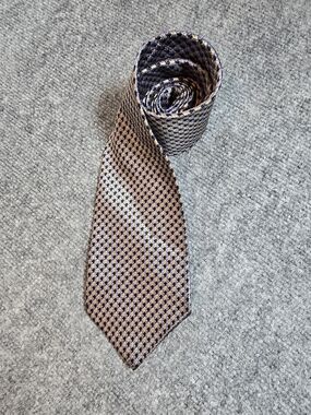 Geoffrey Beene Silk Tie Navy Gold Herringbone Mens Necktie Classic